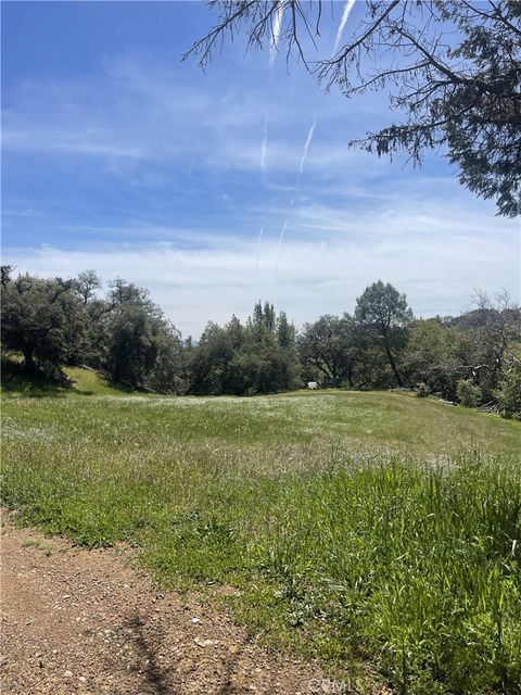 Tiny photo for 3265 Cypress Mountain Rd Rd, Templeton, CA 93465 (MLS # SR25196220)