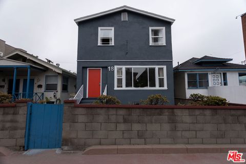 Photo of 18 Breeze Avenue, Venice, CA 90291 (MLS # 26645493)