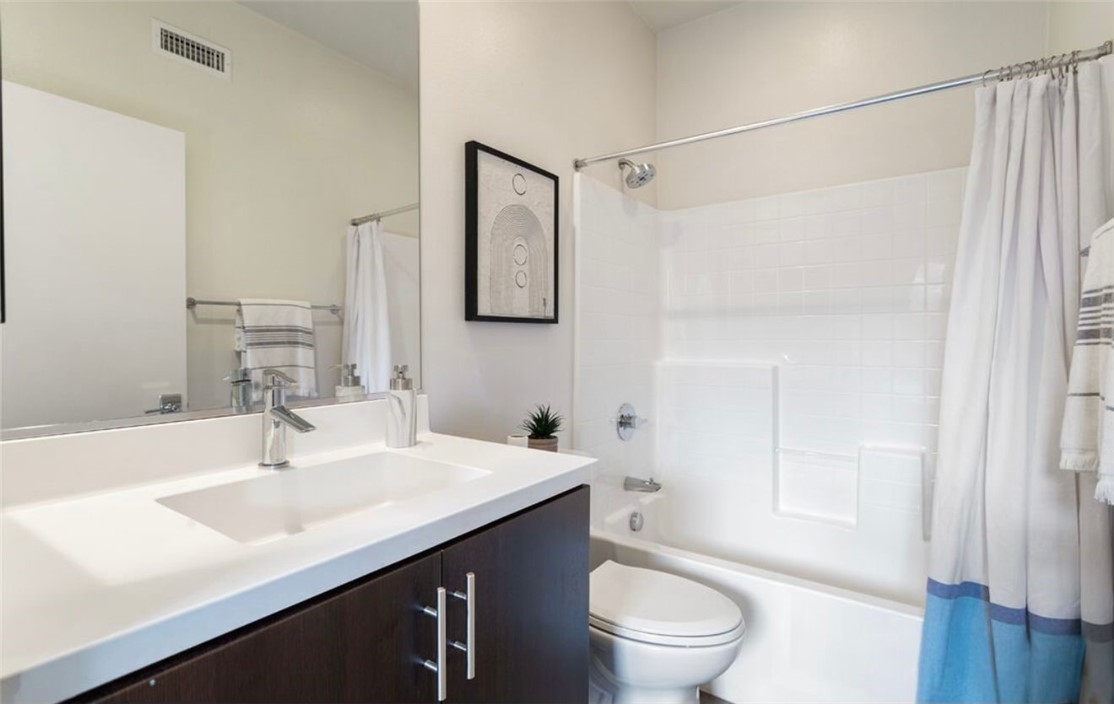 3945 Eagle Rock Boulevard 50