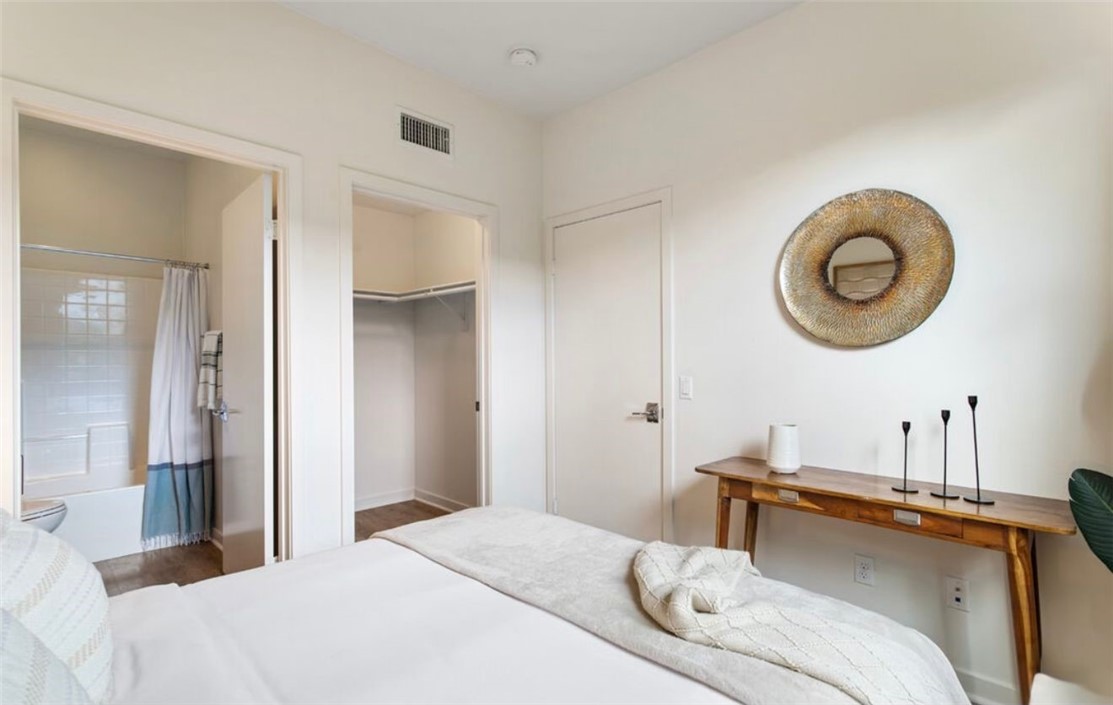 3945 Eagle Rock Boulevard 50
