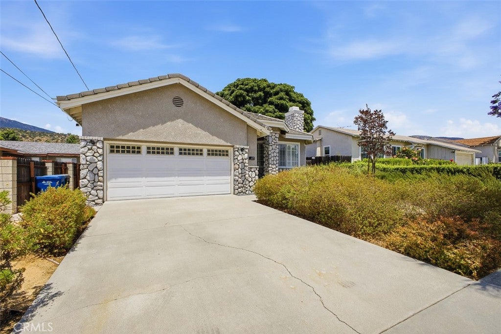619 W Palm