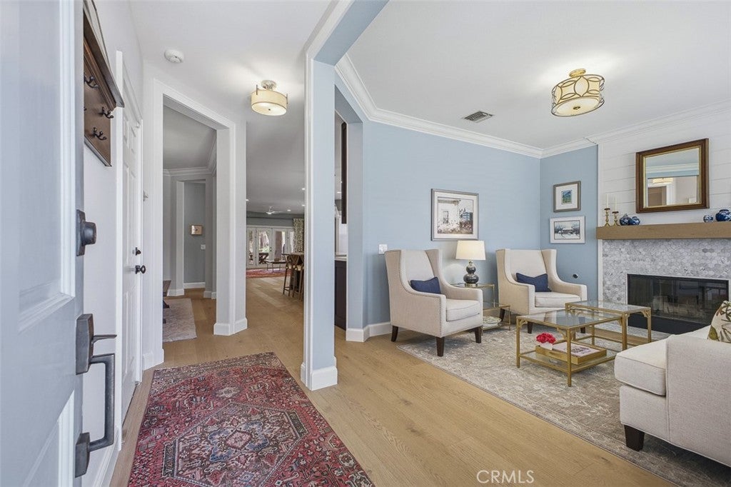 619 W Palm