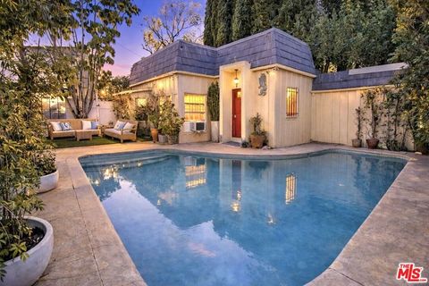 Photo of 8998 Lloyd Place, West Hollywood, CA 90069 (MLS # 26640939)