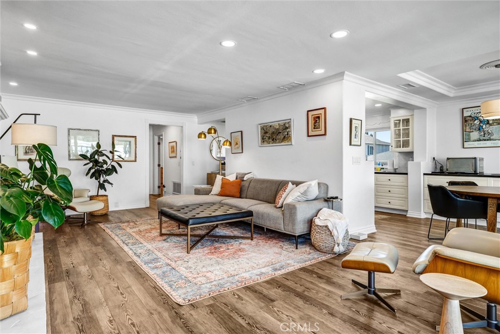 2504 University