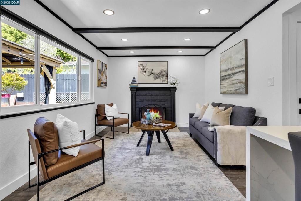 PINOLE VALLEY - Residential