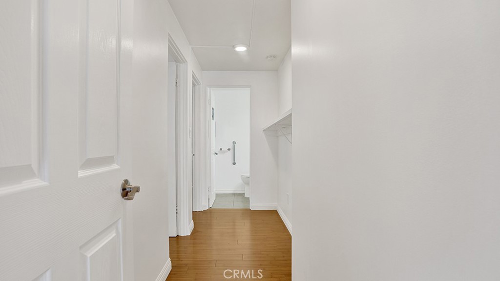 729 E Chapman