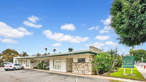 729 E Chapman Orange CA 92866