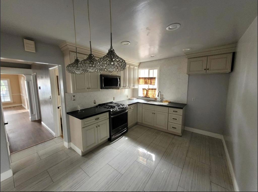 15515 Harvest Avenue