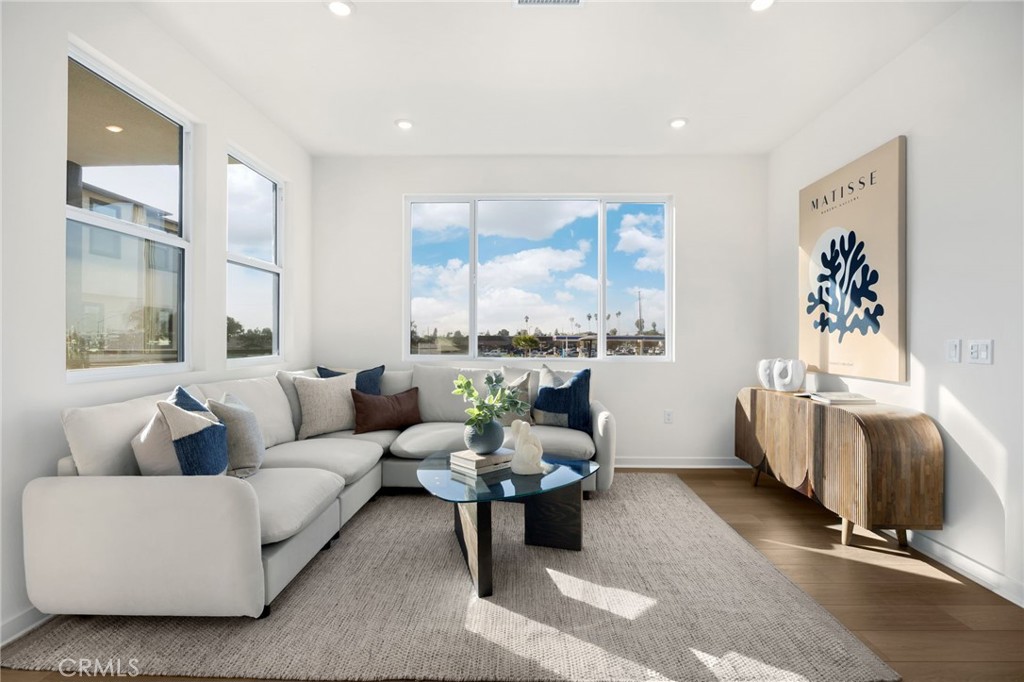 109 S Laxore Street 306