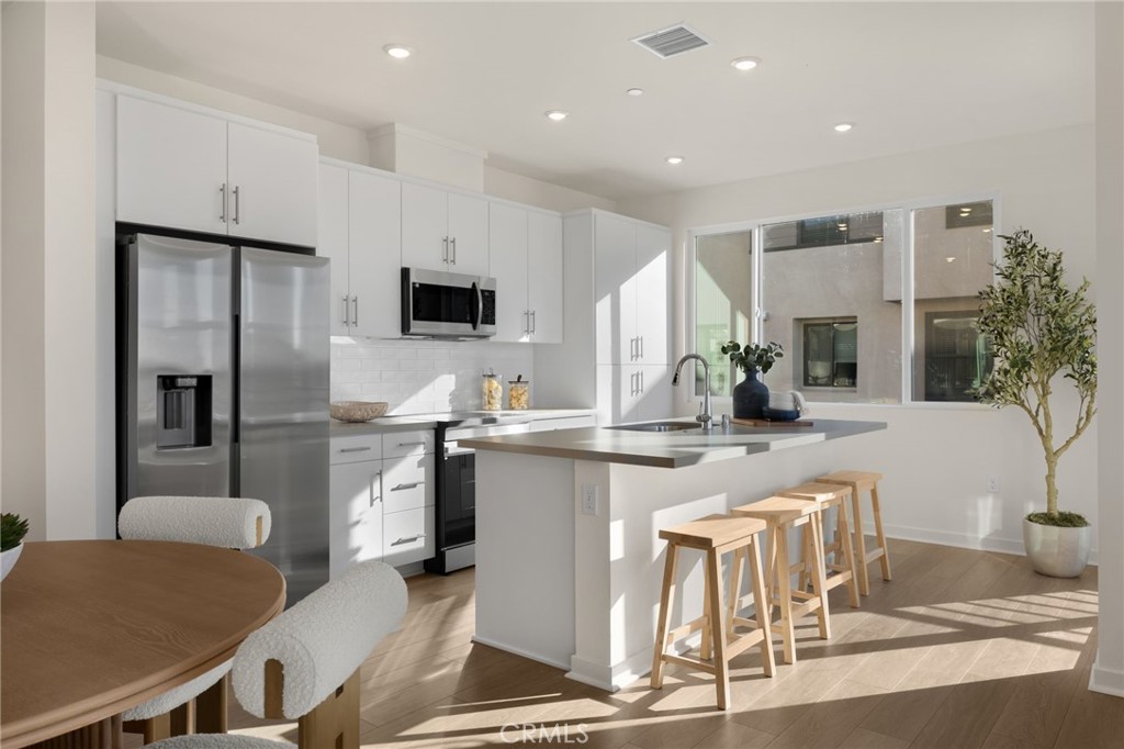 109 S Laxore Street 306