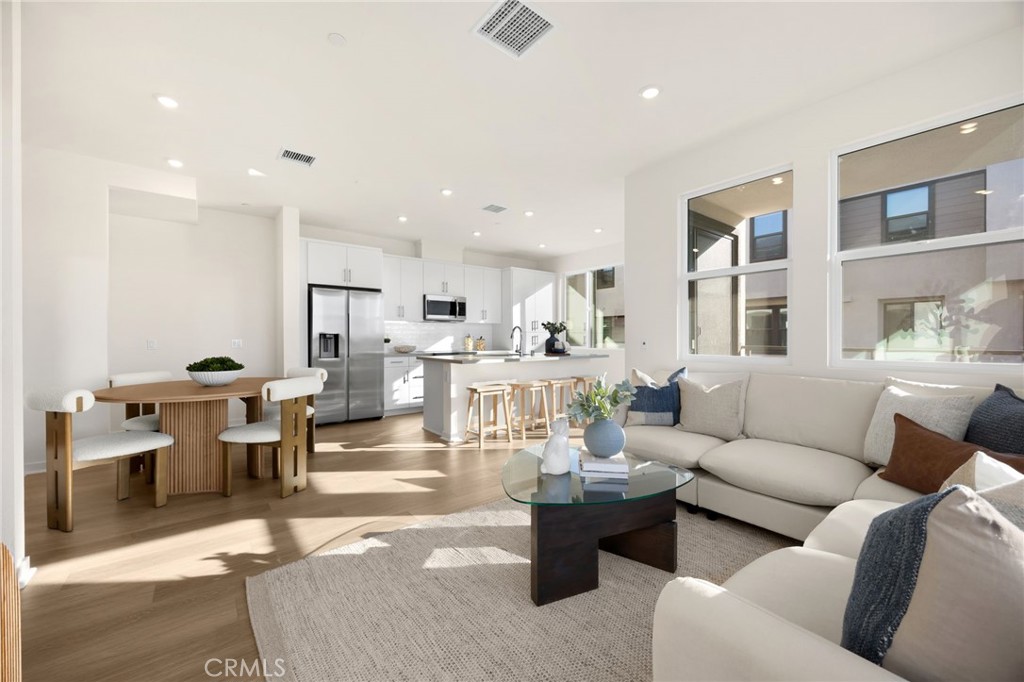 109 S Laxore Street 306