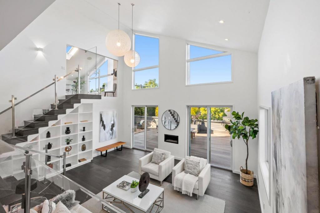 953 Lupin Way