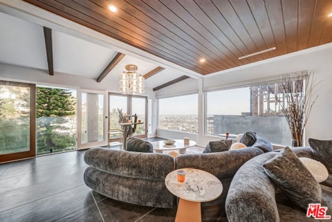 Photo of 8874 Evanview Drive, Los Angeles, CA 90069 (MLS # 26992091)