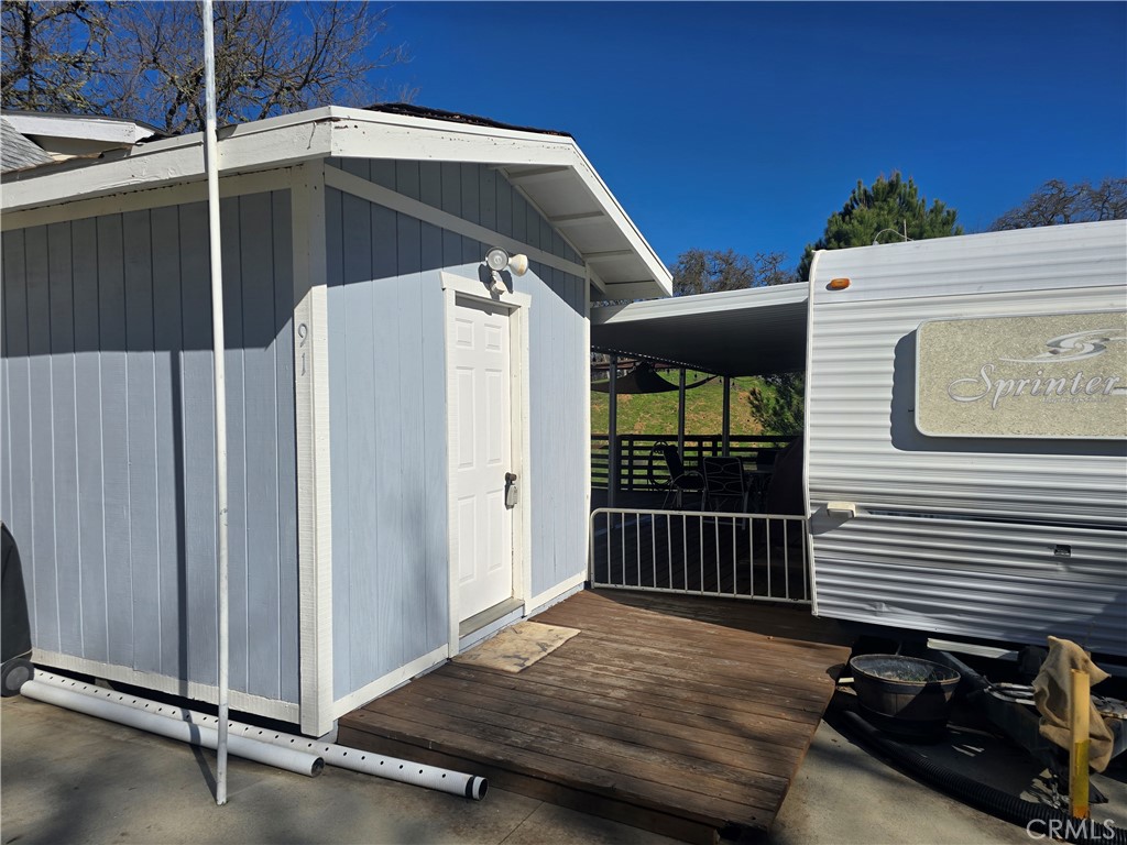 2121 Yellow Gold Circle