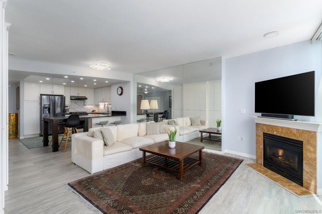 555 Front St 303