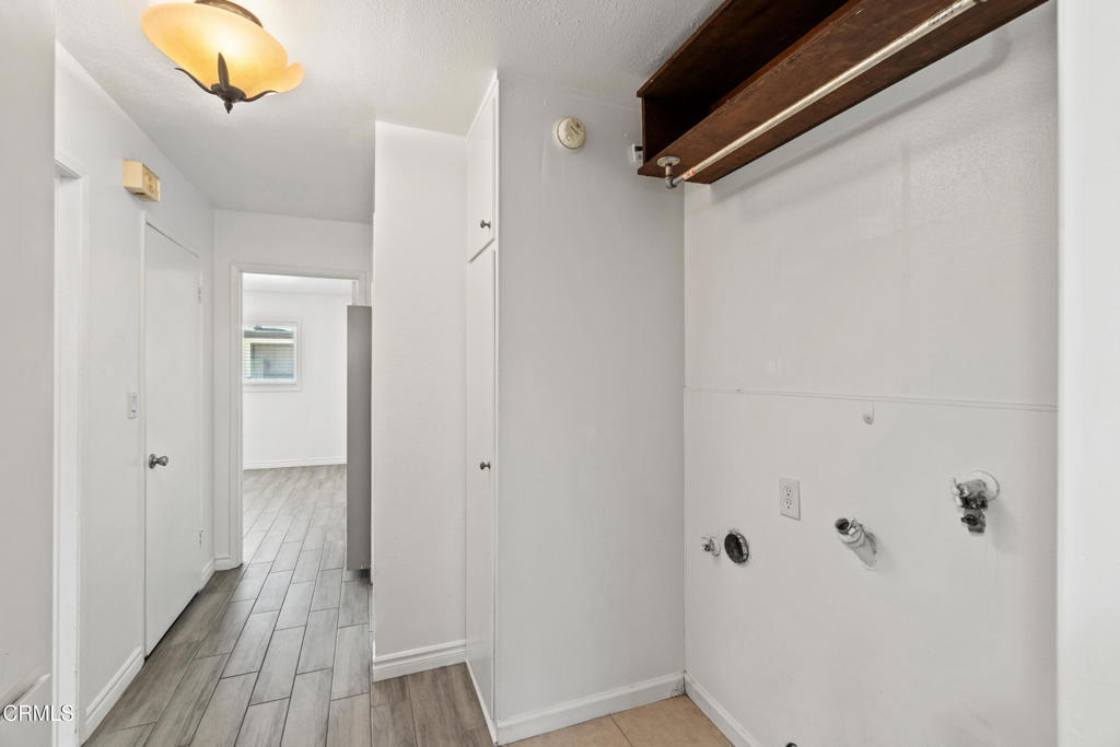 Empire/Sidonia - 1070 - Residential Income