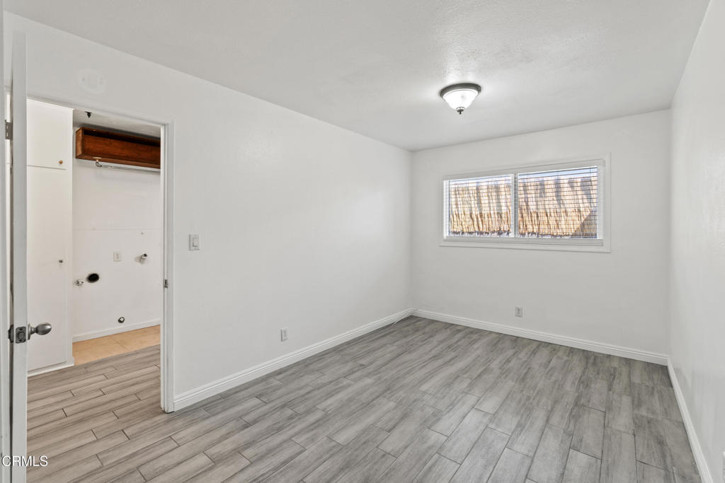 Empire/Sidonia - 1070 - Residential Income