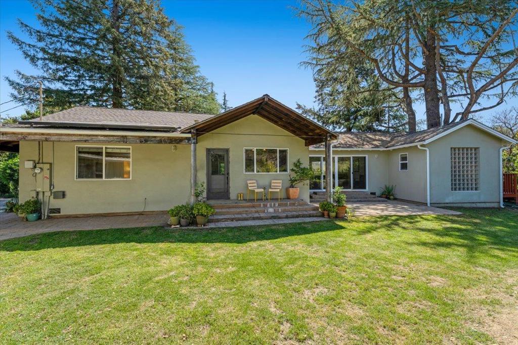 11 Eureka Canyon Road