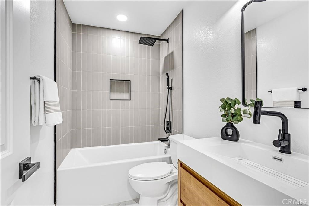 Quail Meadows (QLM) - Residential Lease