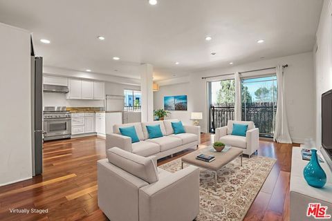 Photo of 5315 Bellingham Avenue #203, Valley Village, CA 91607 (MLS # 26655981)