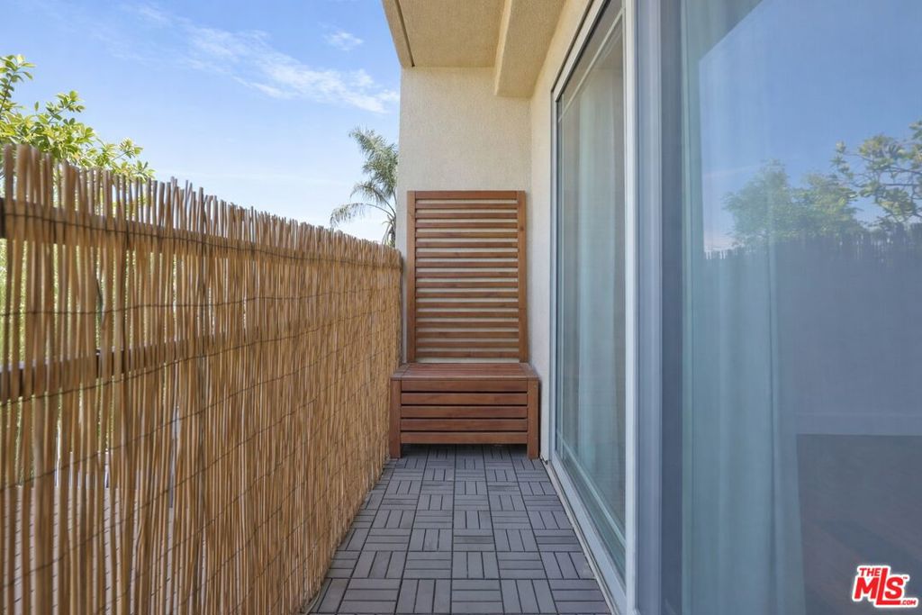 5315 Bellingham Avenue 203