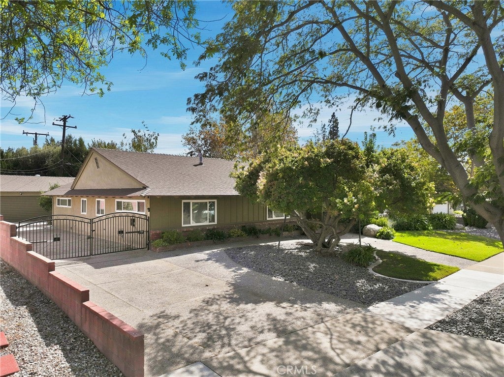 838 Maryhurst