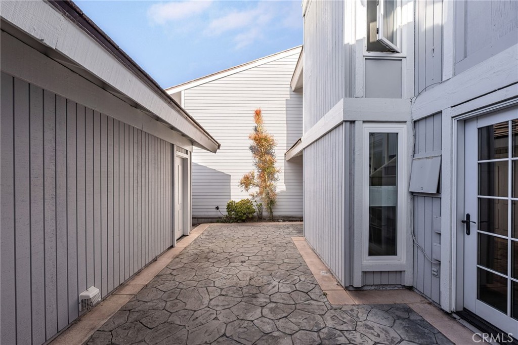 33922 Manta Court