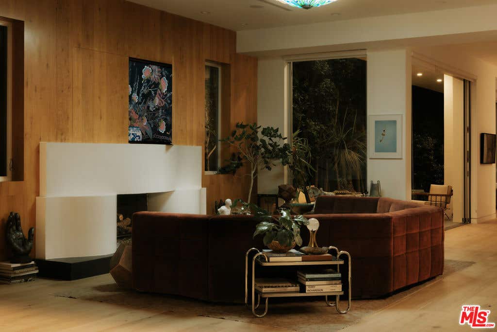 Photo of 354 Westbourne Drive, West Hollywood, CA 90048 (MLS # 26799147)