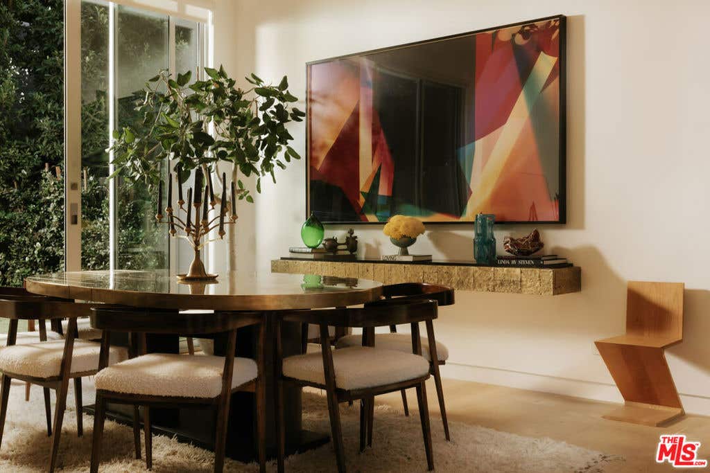 Photo of 354 Westbourne Drive, West Hollywood, CA 90048 (MLS # 26799147)