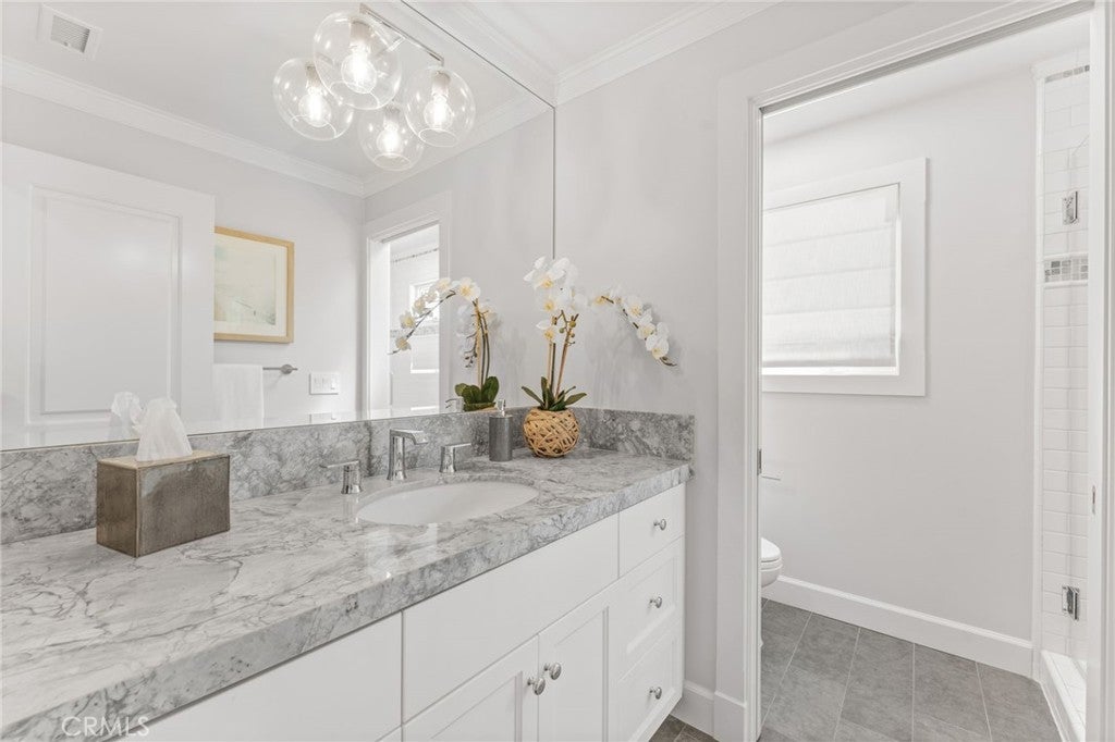 118 Sapphire, Newport Beach CA 92662 - Photo 30