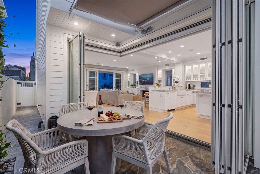 118 Sapphire, Newport Beach CA 92662 - Photo 8