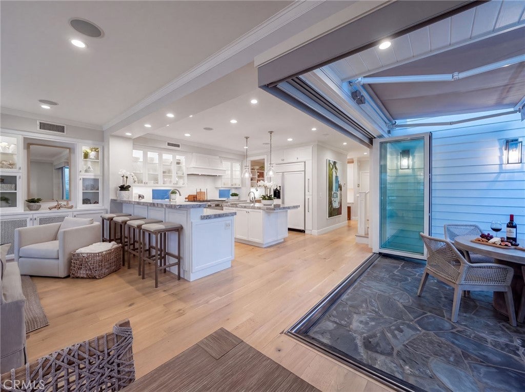 118 Sapphire, Newport Beach CA 92662 - Photo 6