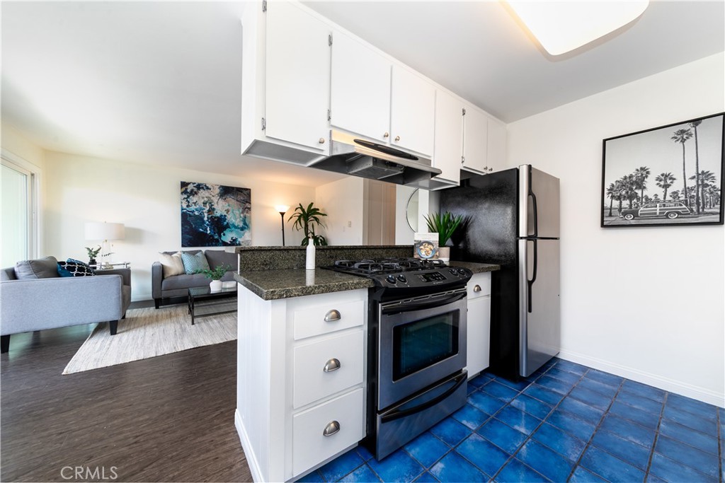 1720 Ardmore Avenue 212