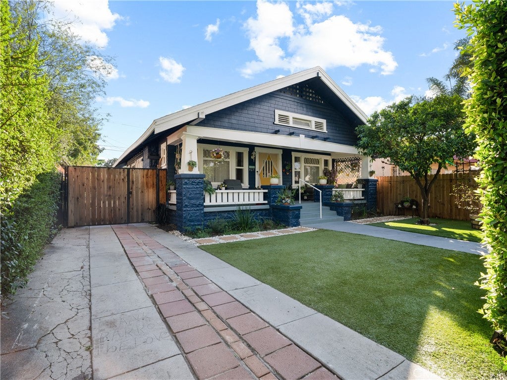 1542 W 52nd