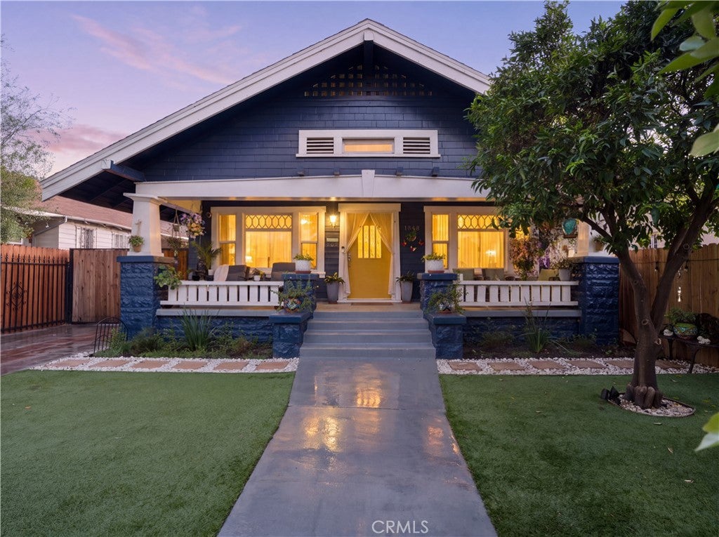 1542 W 52nd