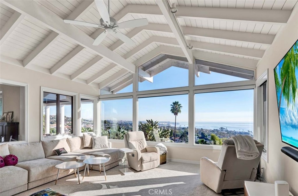 21 N Vista De La Luna