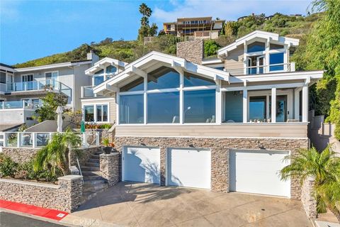 Photo of 21 N Vista De La Luna, Laguna Beach, CA 92651 (MLS # LG26012263)