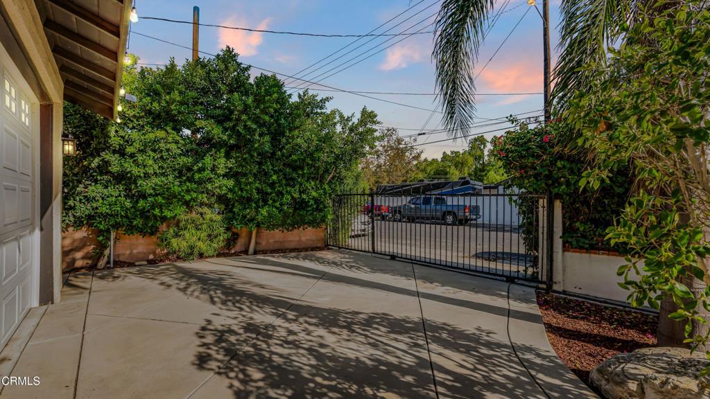 14476 Avenida Colonia