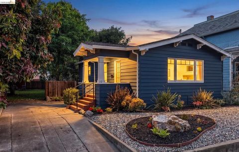 Photo of 1511 Sherman St ST, Alameda, CA 94501 (MLS # 41133678)