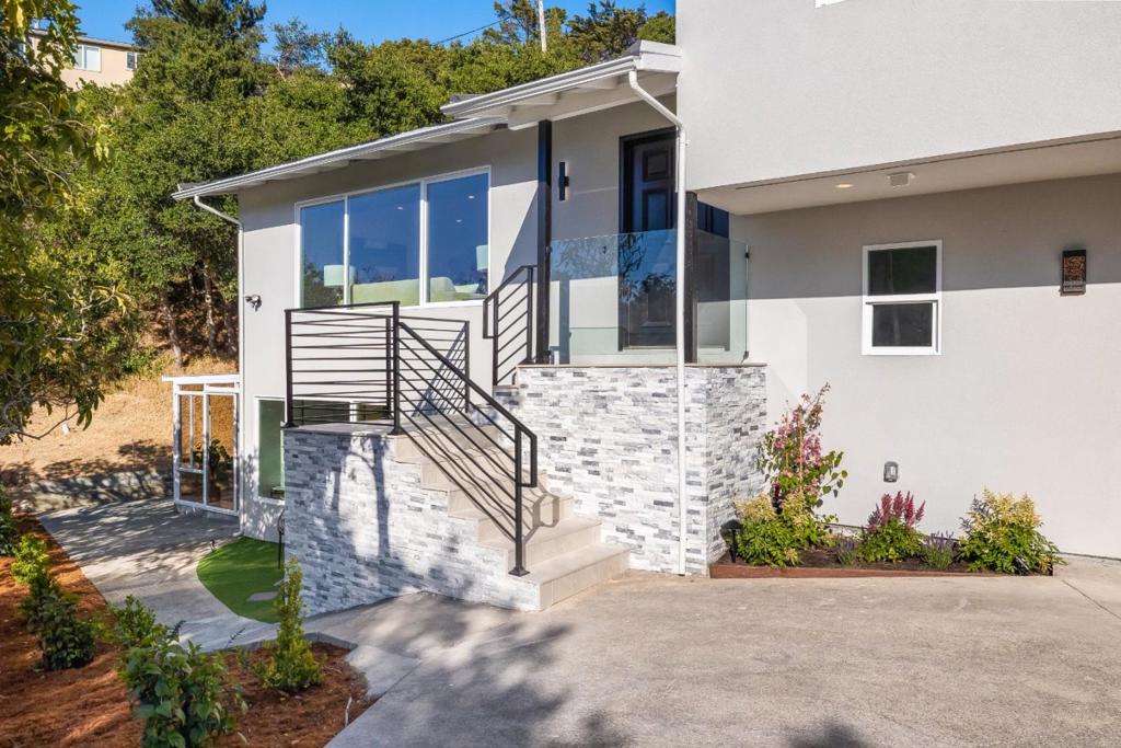 1315 Black Mountain Road