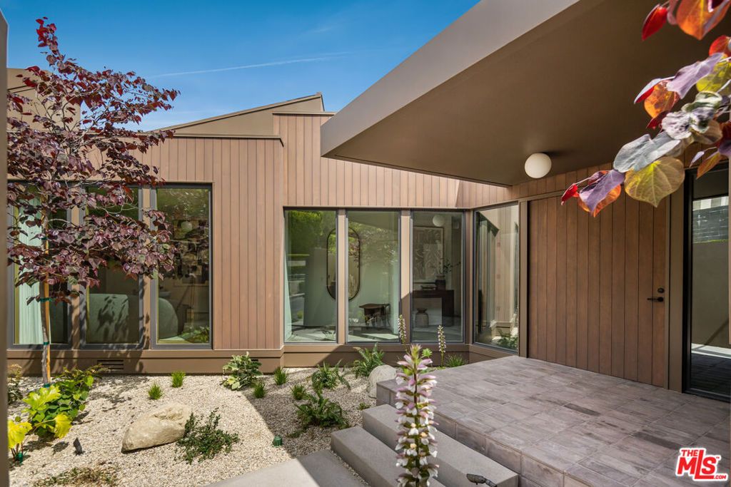 Photo of 1849 Rising Glen Road, Los Angeles, CA 90069 (MLS # 25586005)