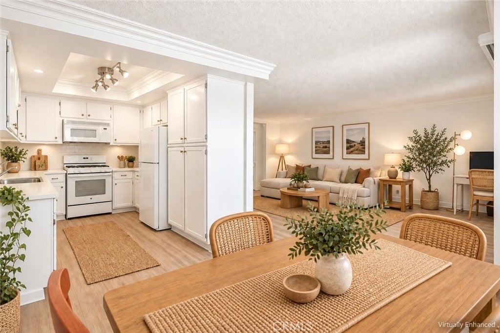 1110 W 10th Street 104