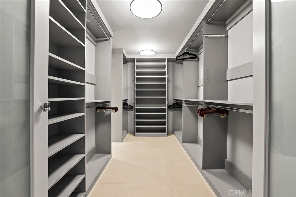 Lido Building (#601) (L601) - Residential Lease