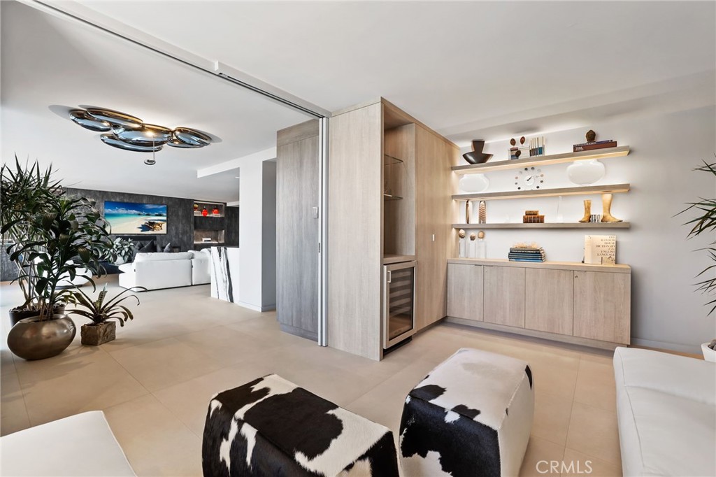 Lido Building (#601) (L601) - Residential Lease