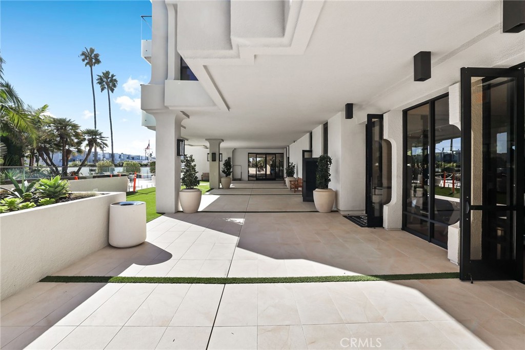 Lido Building (#601) (L601) - Residential Lease