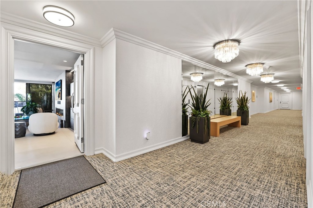 Lido Building (#601) (L601) - Residential Lease