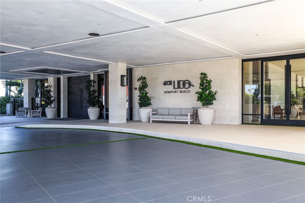 Lido Building (#601) (L601) - Residential Lease