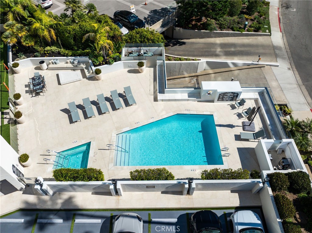 Lido Building (#601) (L601) - Residential Lease