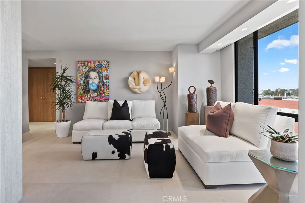 Lido Building (#601) (L601) - Residential Lease