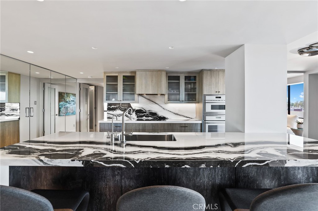 Lido Building (#601) (L601) - Residential Lease